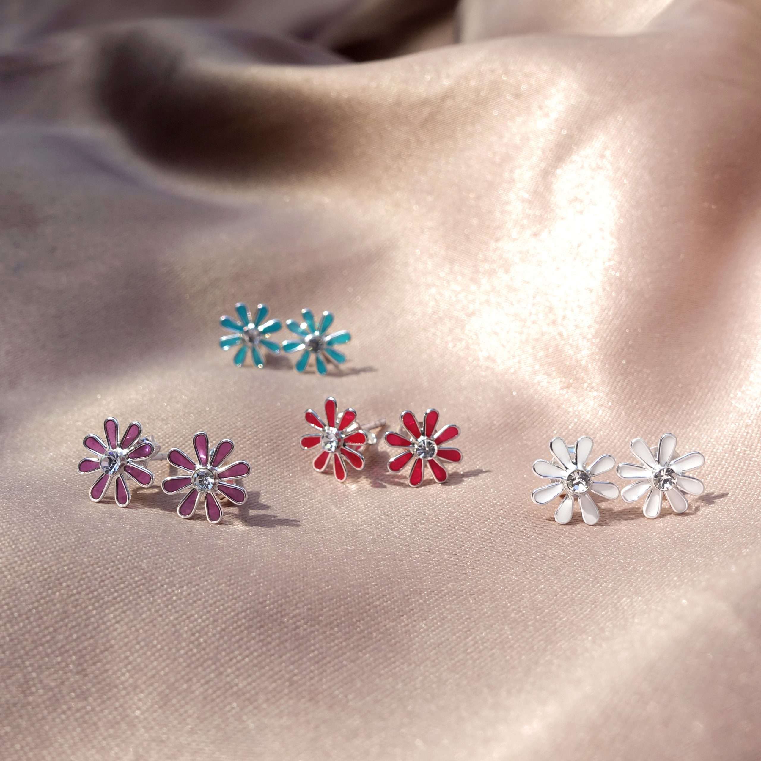 26602<br>ear stud dainty flower 4 assorted colors - Image 2