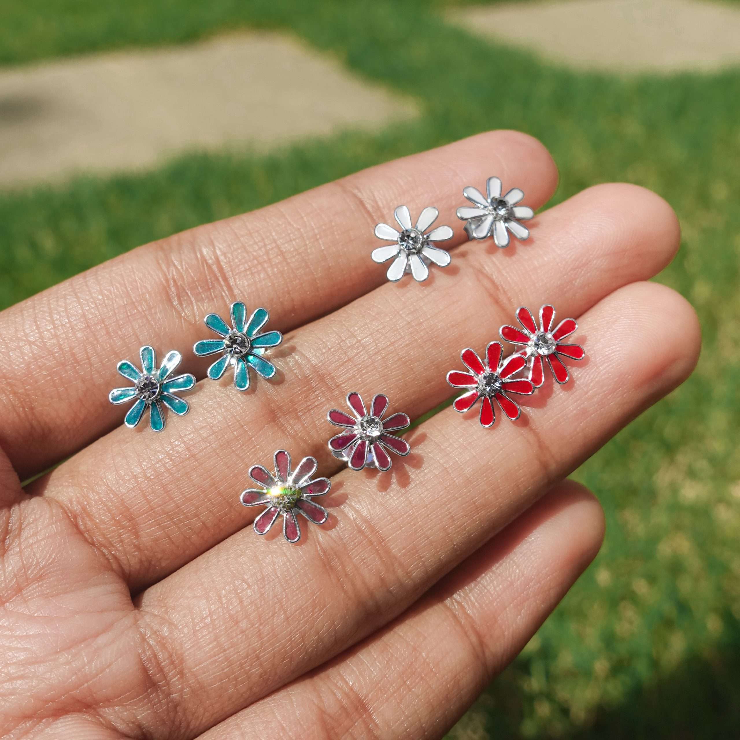 26602<br>ear stud dainty flower 4 assorted colors - Image 3