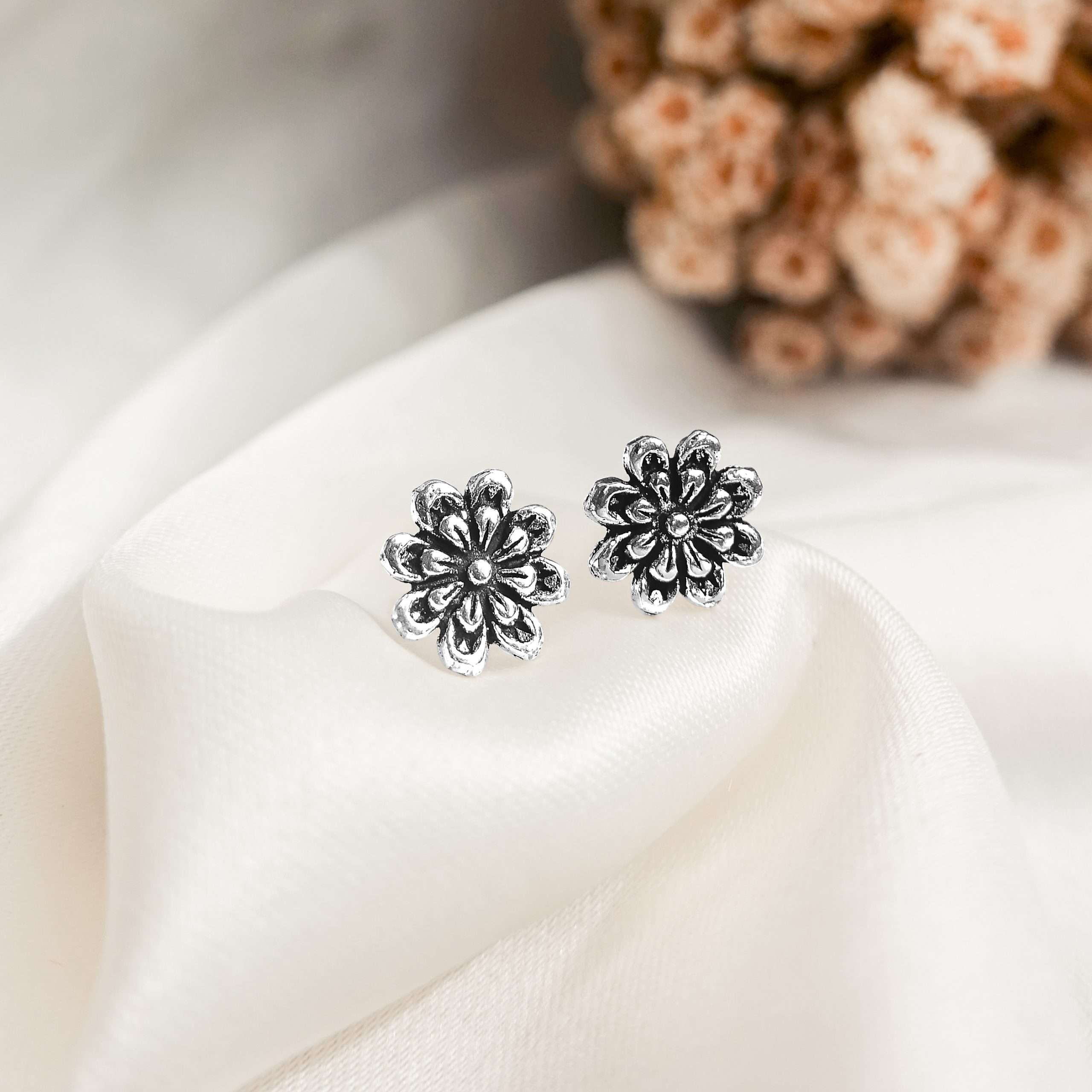 26608<br>ear stud flower bloom - Image 2