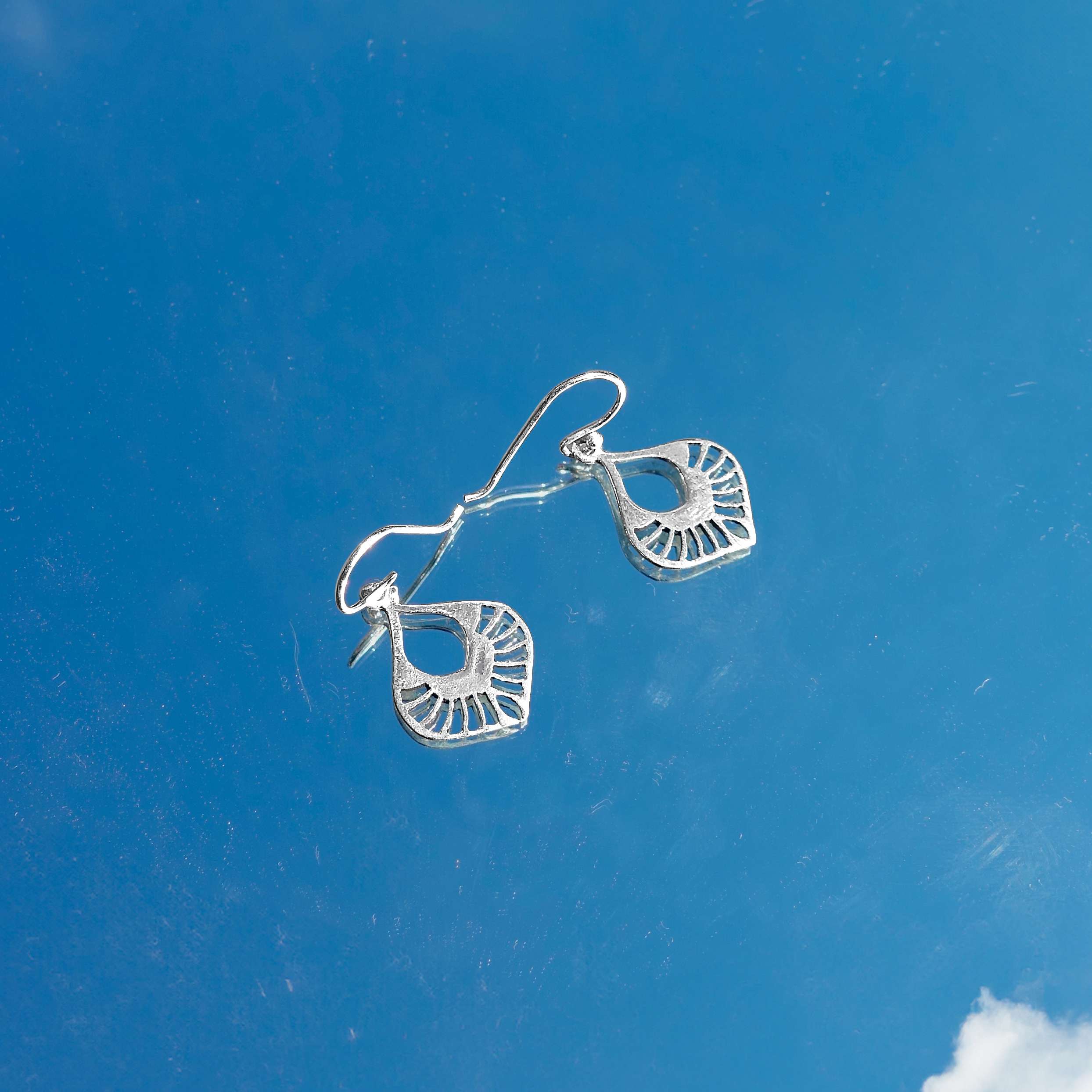 26560<br>earring fanned out teardrop - Image 2