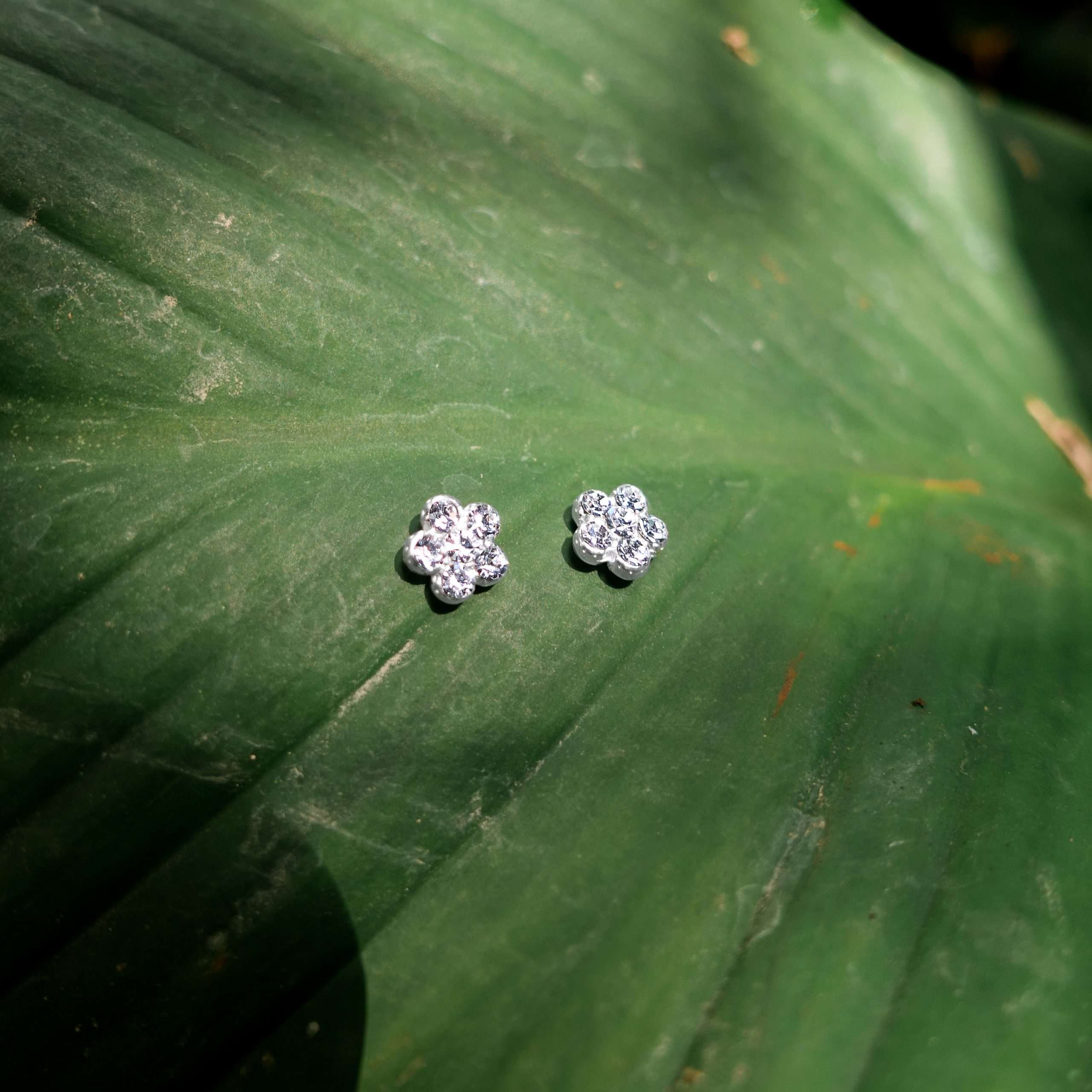 26634<br>ear stud crystal 5 petal flower - Image 2