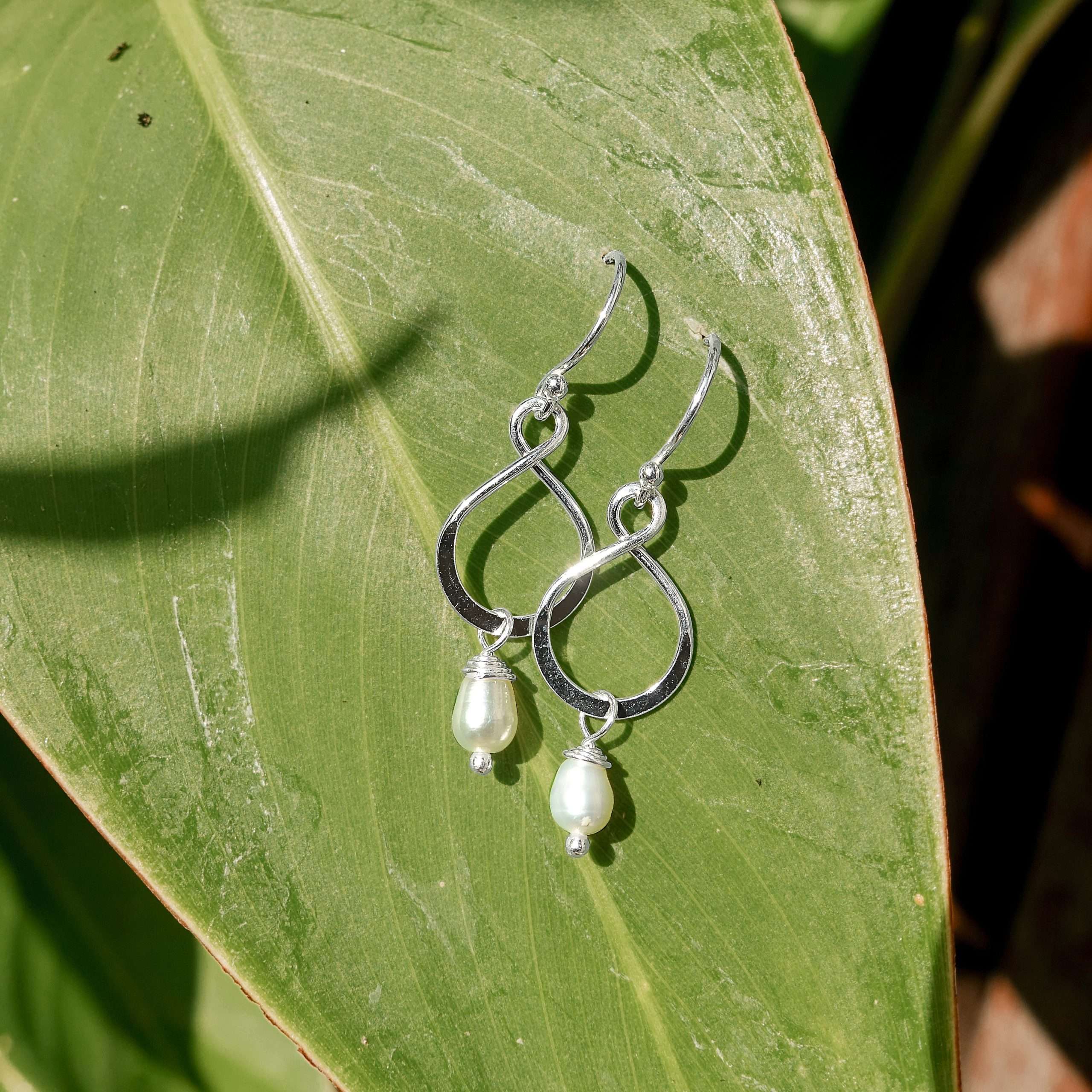 26185<br>earring infinity w/freshwater pearl - Image 3