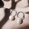 23514 <br> ear stud circle w/ baroque freshwater pearl RP - Thumbnail Image 2