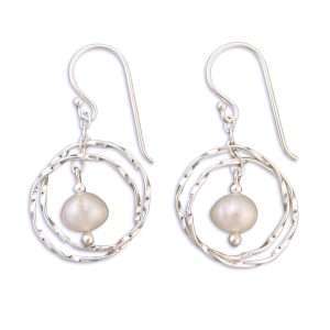 Close-Out-26189 <br> earring 2 bamboo circles w/ freshwater pearl