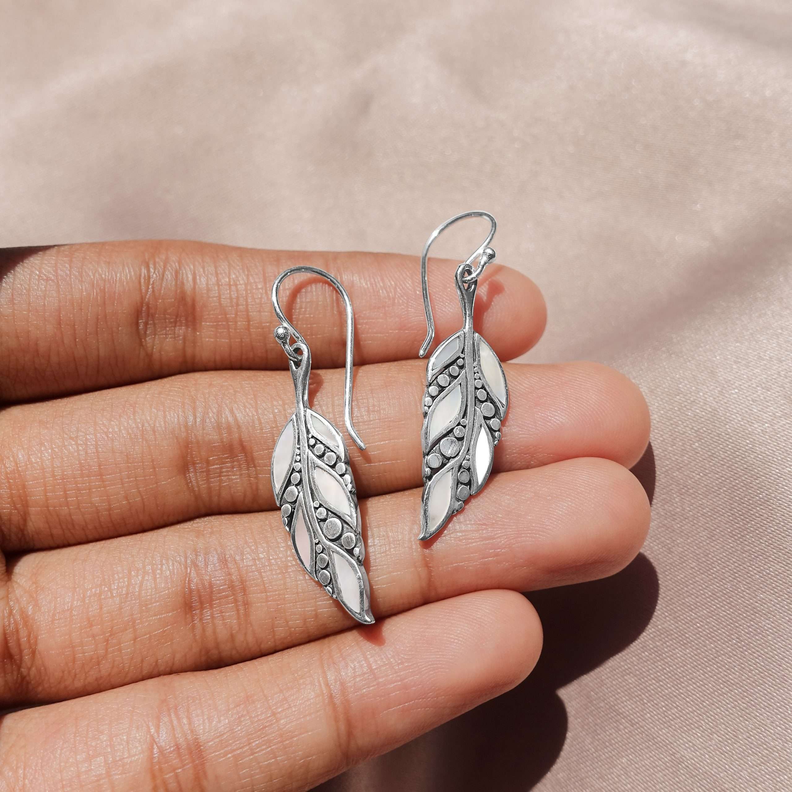 Luna Earring Mop - 82269 - Image 2