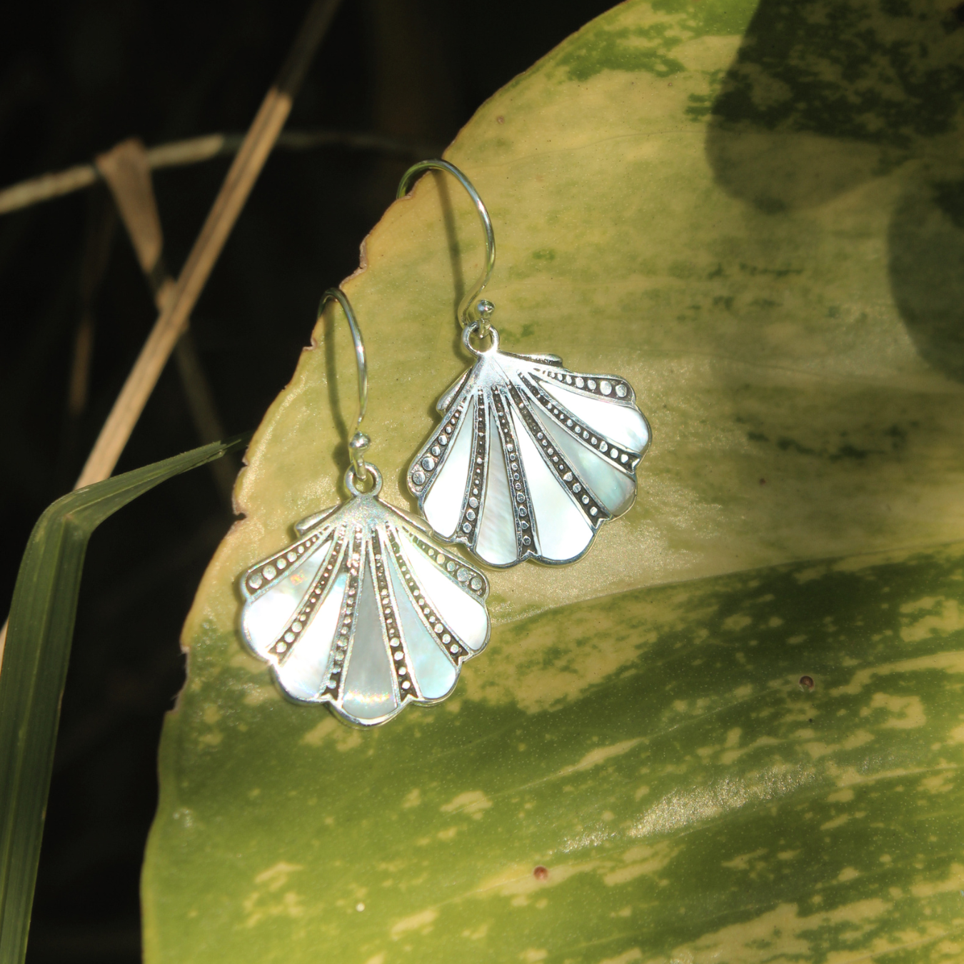 Luna Earring Mop - 82830 - Image 3