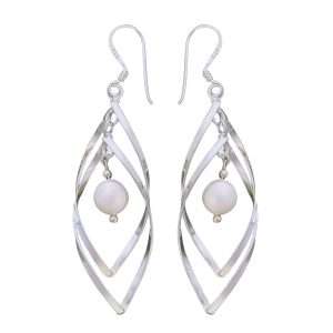 26240 <br> earring 2 hammered swirls w/ freshwater pearl