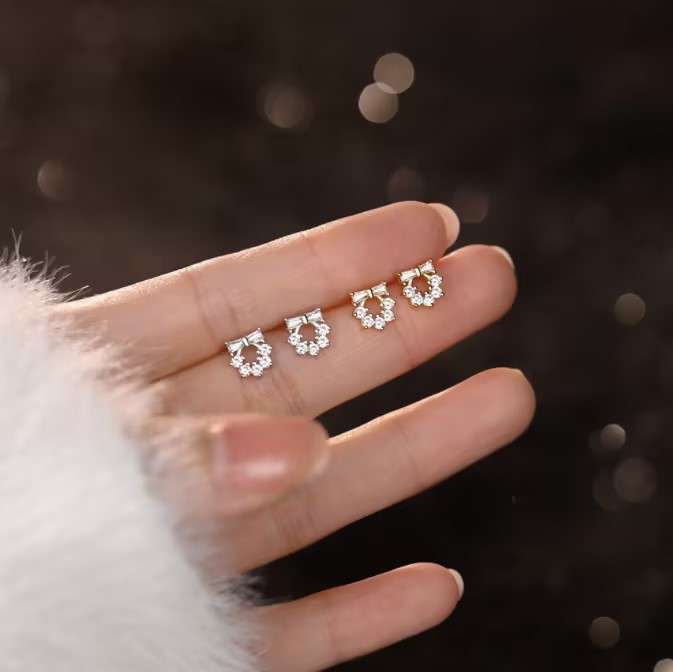 Close-Out-27247 <br> ear stud CZ wreath .925  RP - Image 3