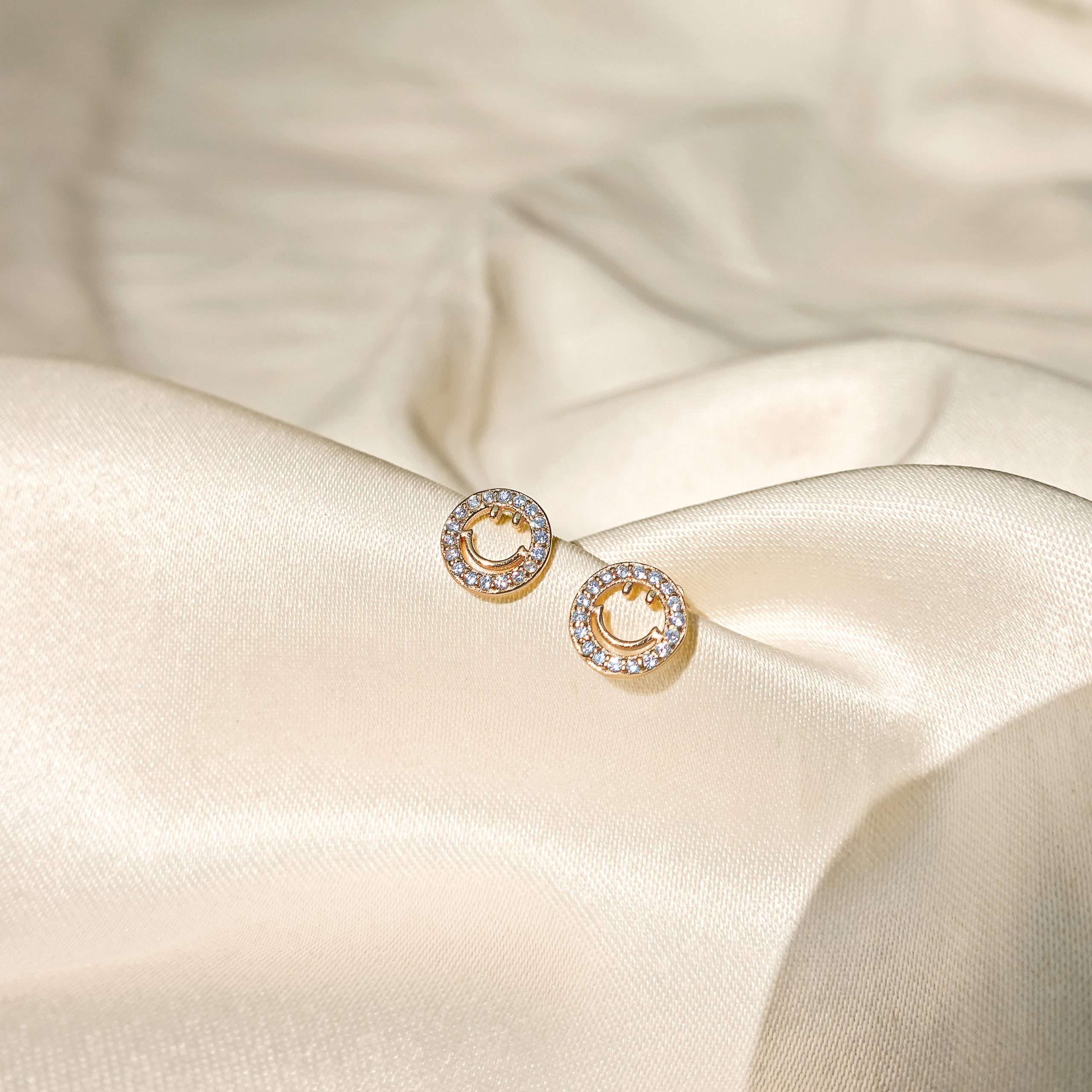 Close-Out-92203 <br> ear stud smiley face CZ outline .925 Gold Plated - Image 2