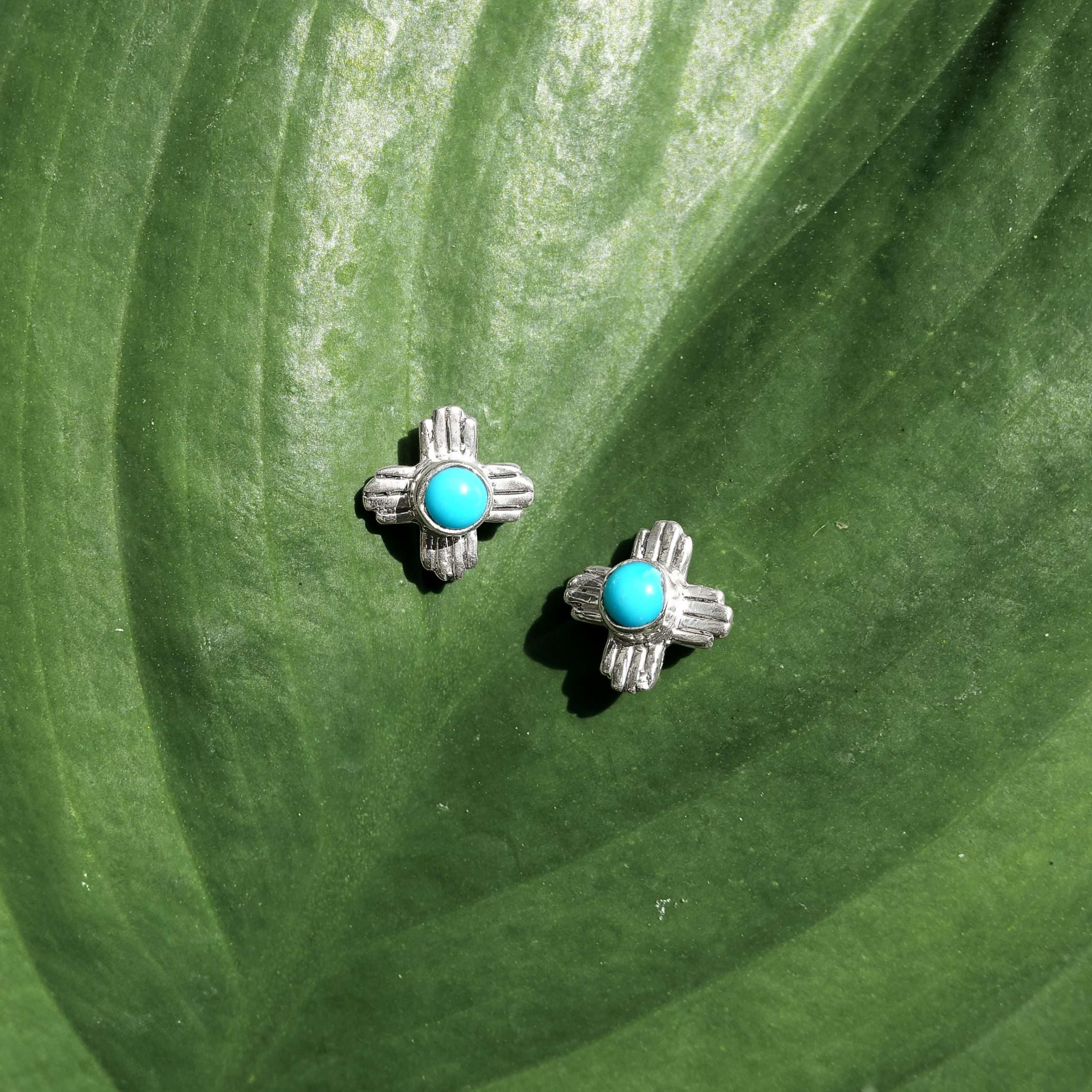 26648 <br> ear stud ZIA 9x9mm w/ 3mm Turquoise cab - Image 2