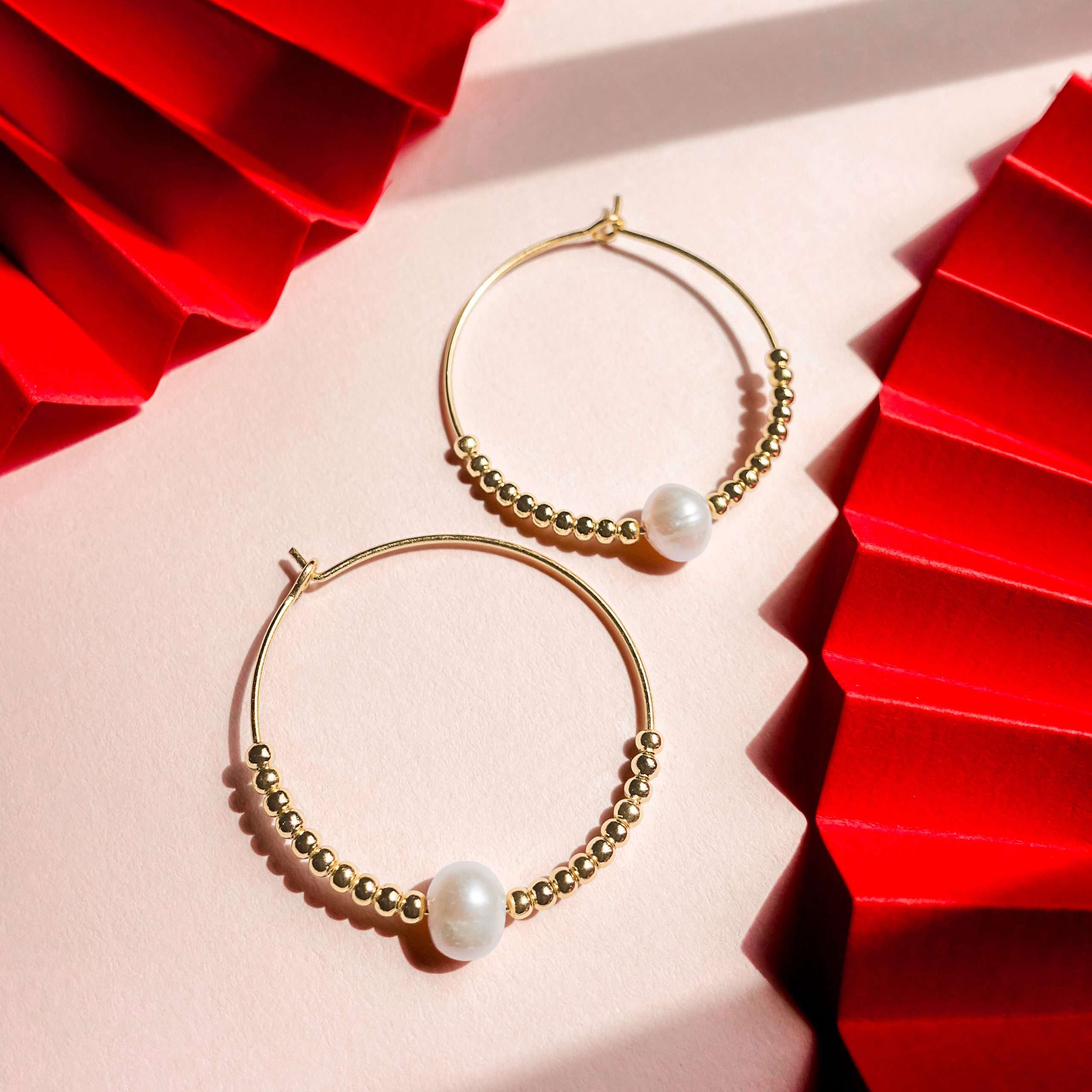 92243 <br> earring 30mm w/ gold beads and freshwater pearl .925 goldplated - Image 2