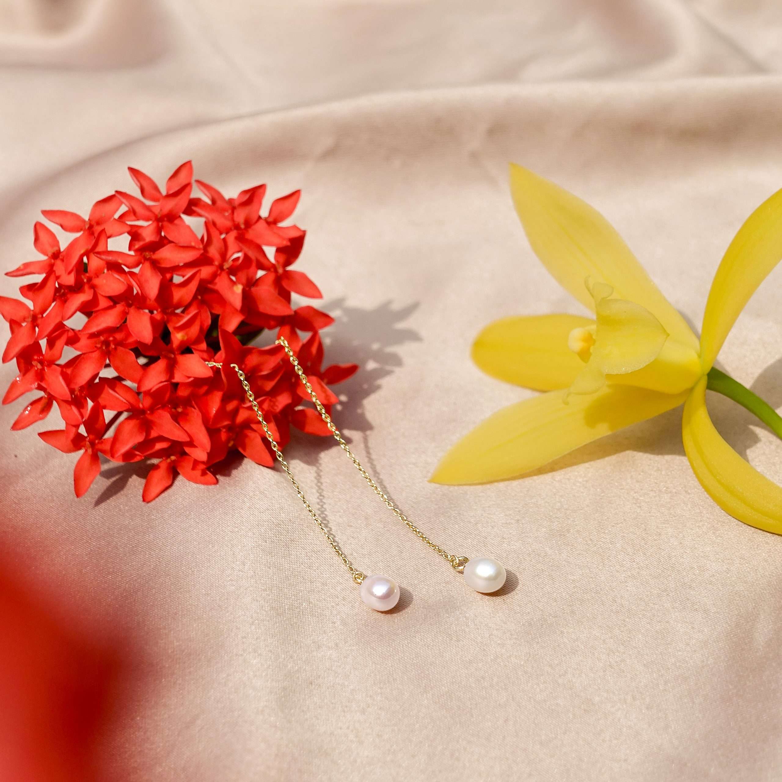Close-Out-92246 <br> earring w/ teardrop pearl .925 goldplated - Image 3