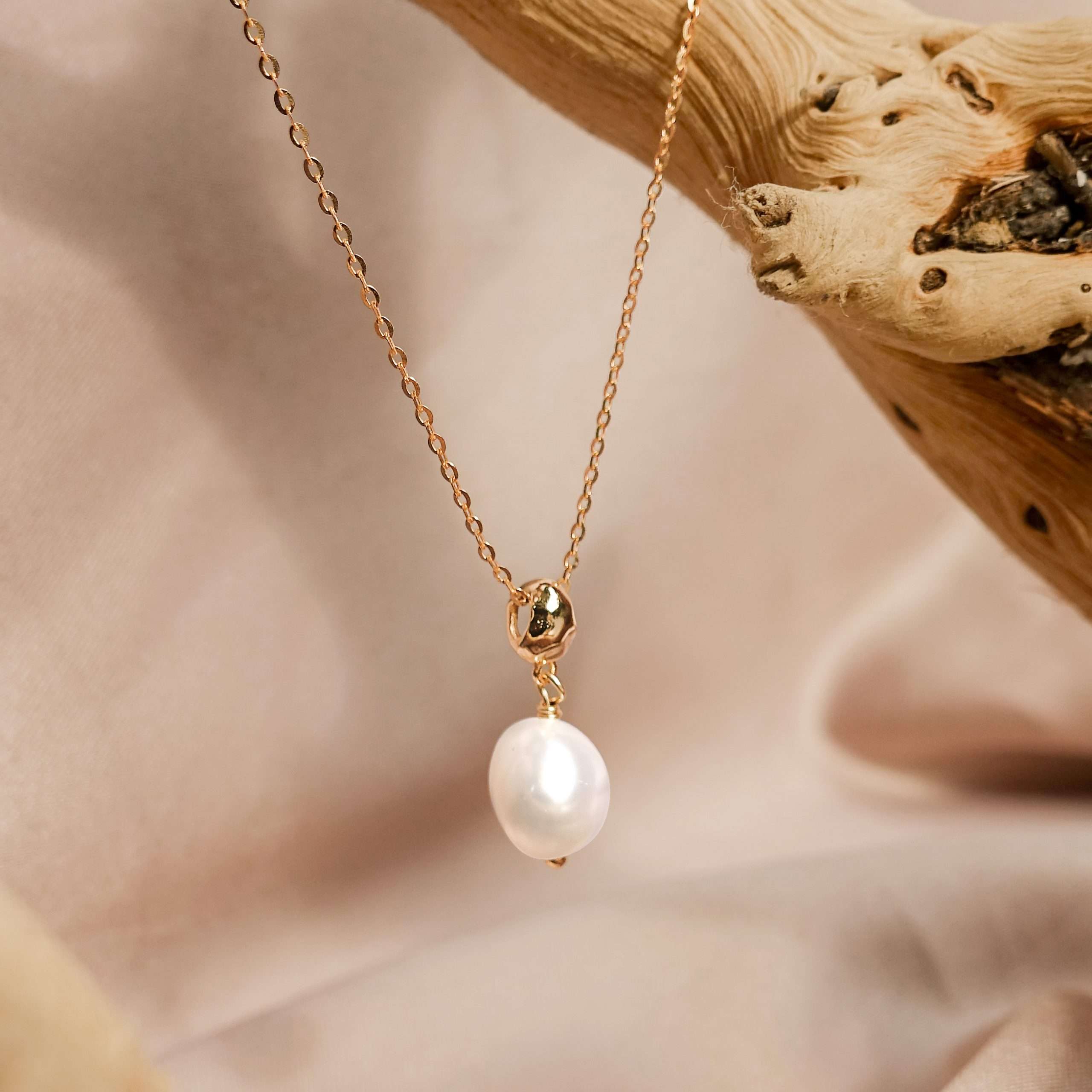 95242 <br> necklace freshwater pearl on 16"+2" ext chain .925 Goldplated - Image 3