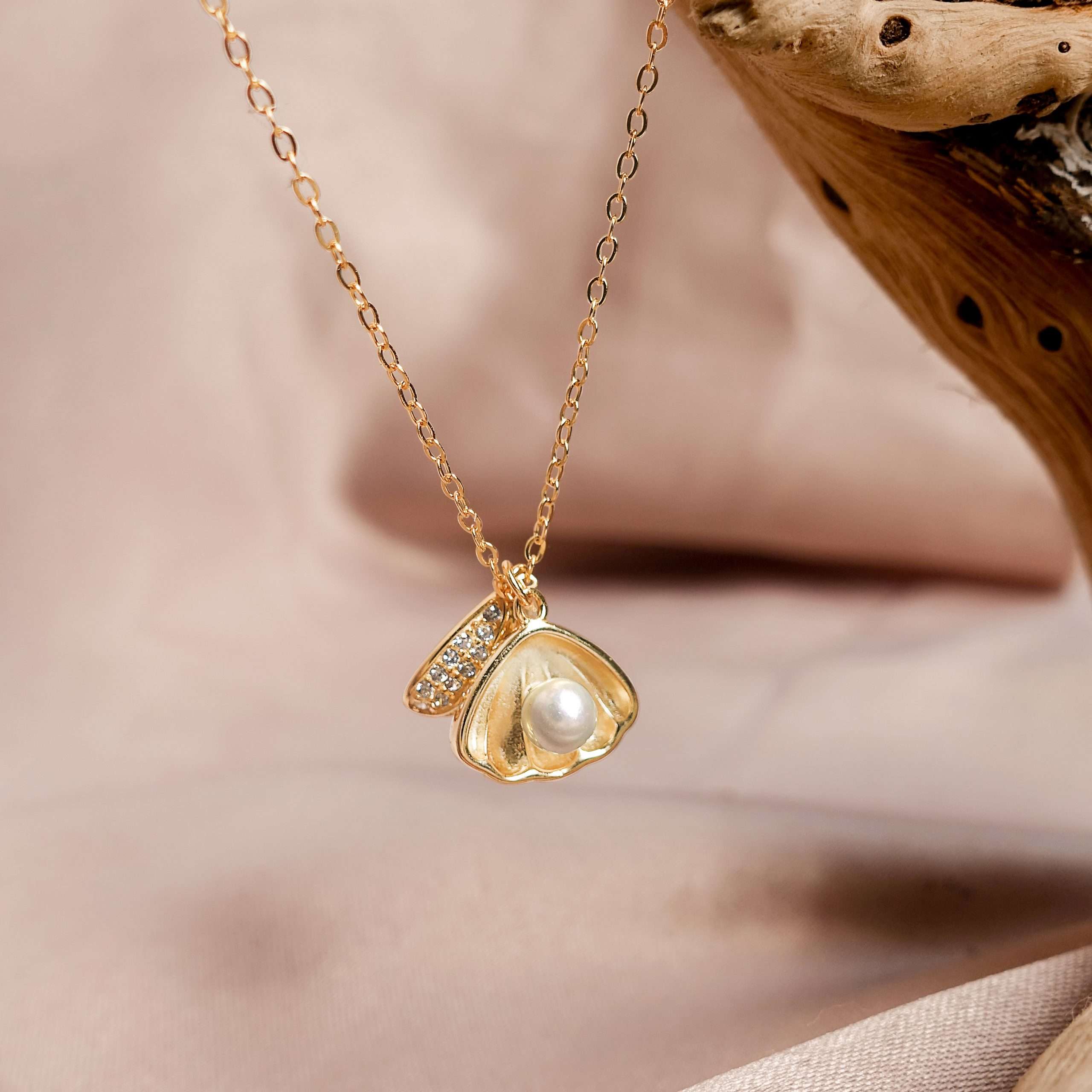 95233 <br> necklace pearl in a shell 16"+2" ext .925 goldplated - Image 4