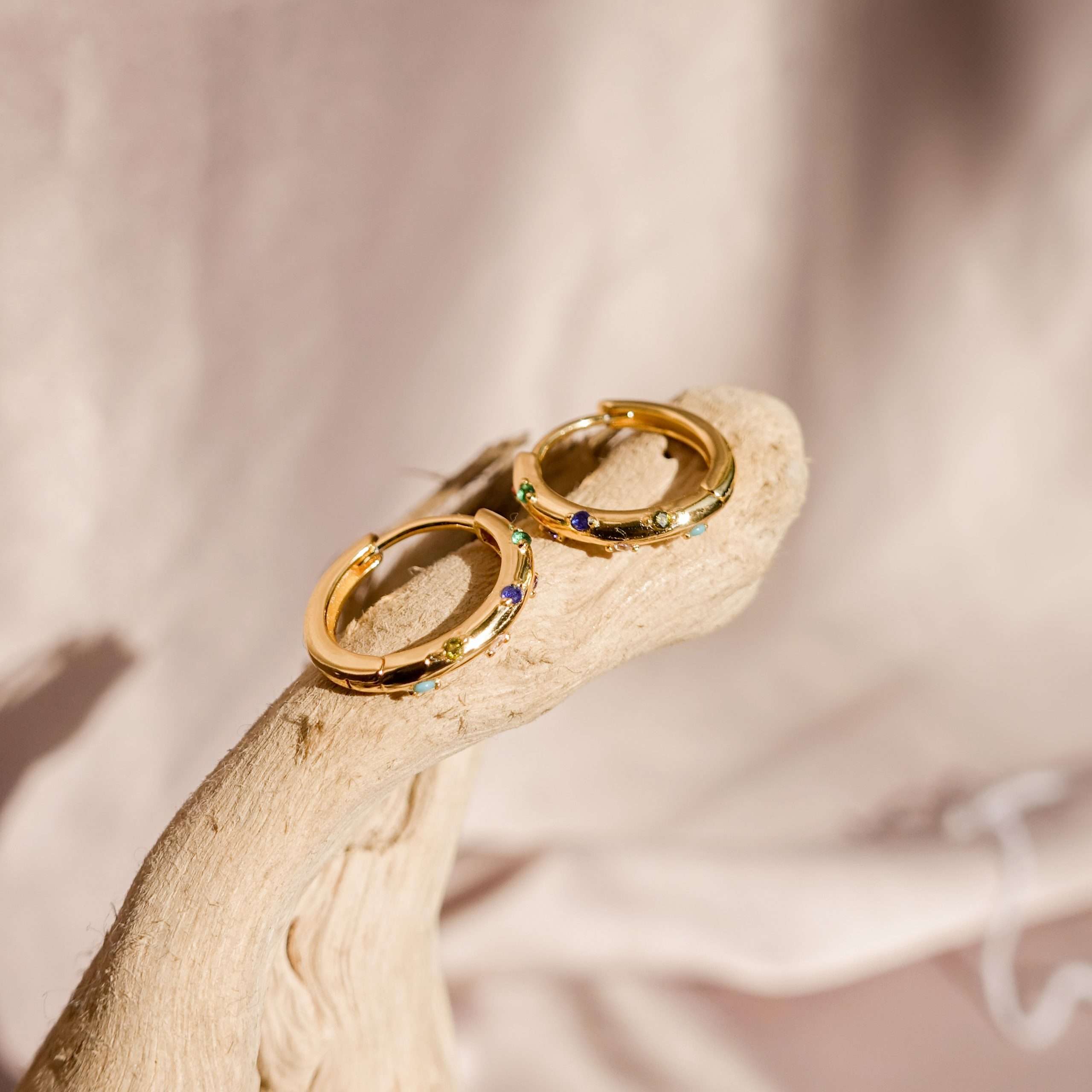 92253 <br> earring 13mm endless hoop w/ assorted rainbow CZ's .925 goldplated - Image 3