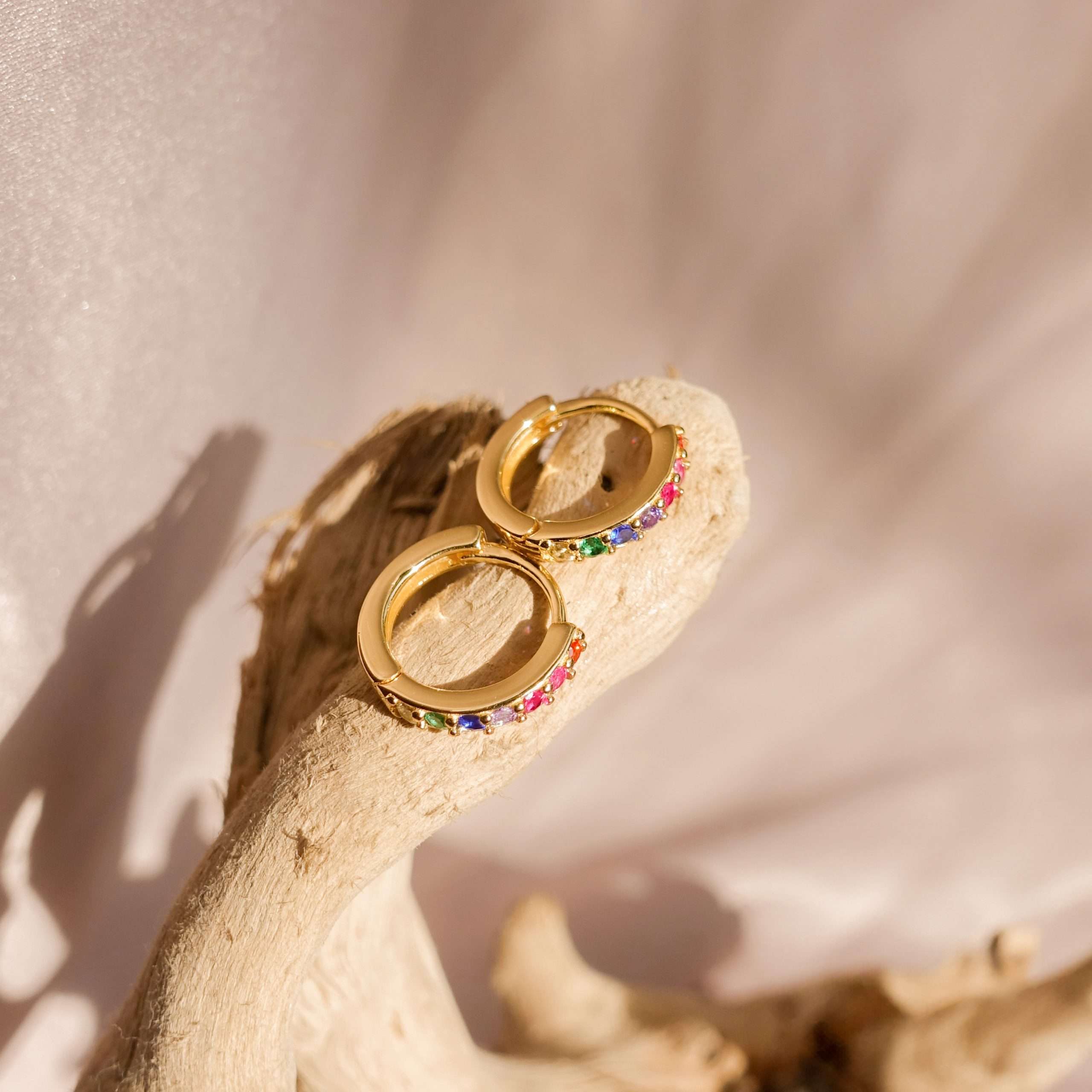 92232 <br> earring huggie w/ mulit colored CZ's  13mm  .925 goldplated - Image 3