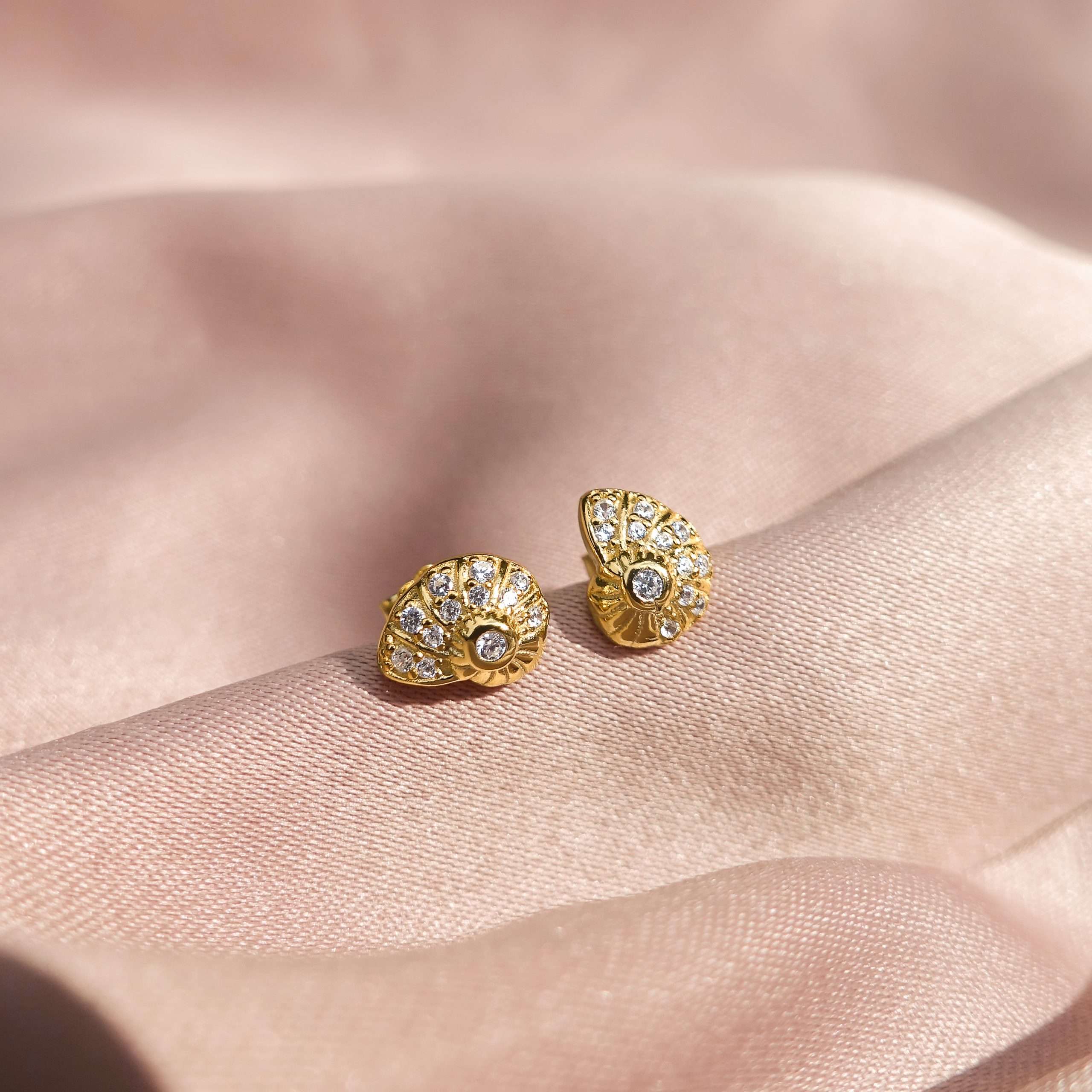 92263 <br> ear stud CZ seashell .925 goldplated - Image 3