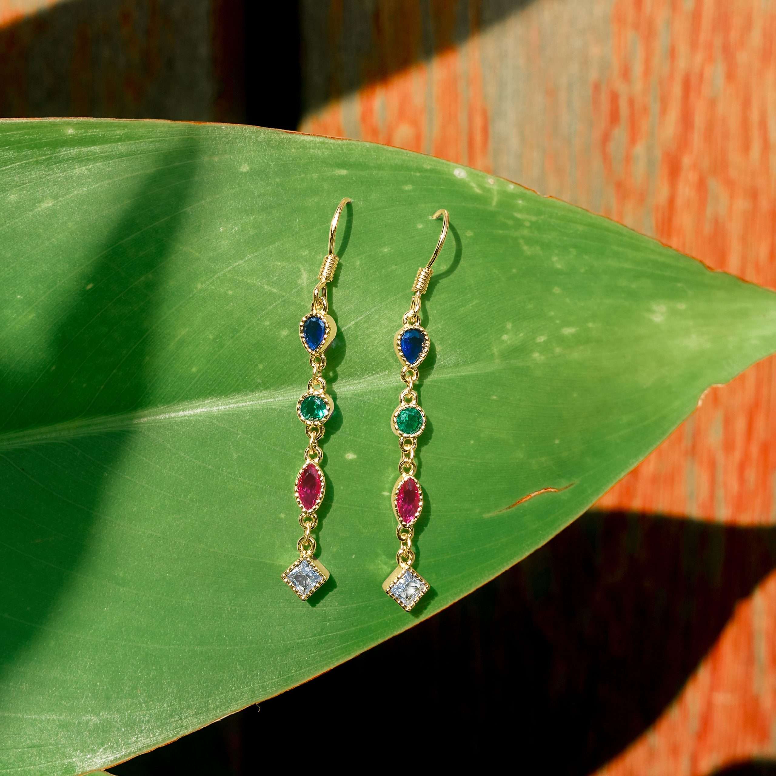 Close-Out-92233 <br> earring multi colored CZ's in asst. shapes 925 goldplated - Image 3