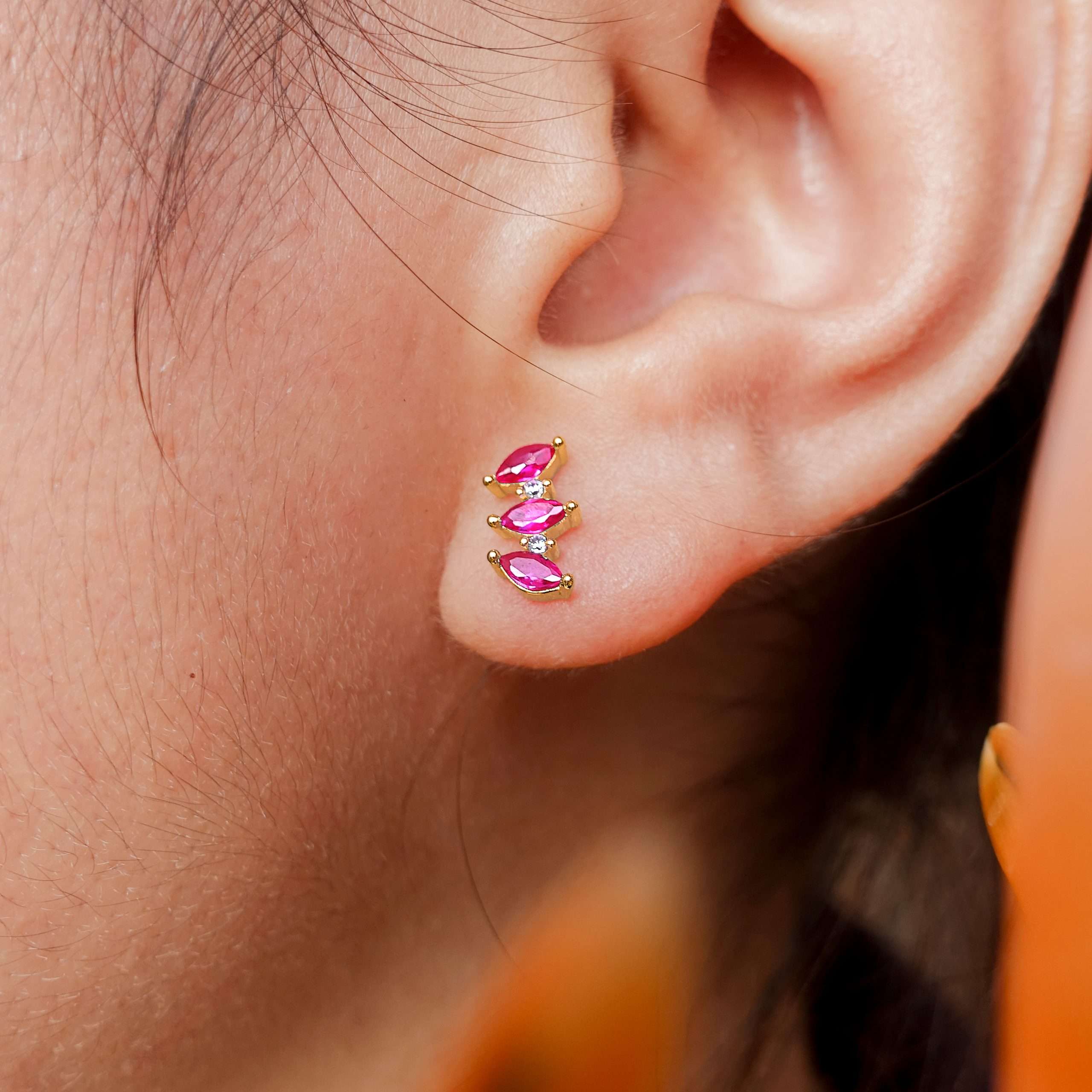 Close-Out-92270 <br> ear stud  marquise RED CZ .925 gold plated - Image 2