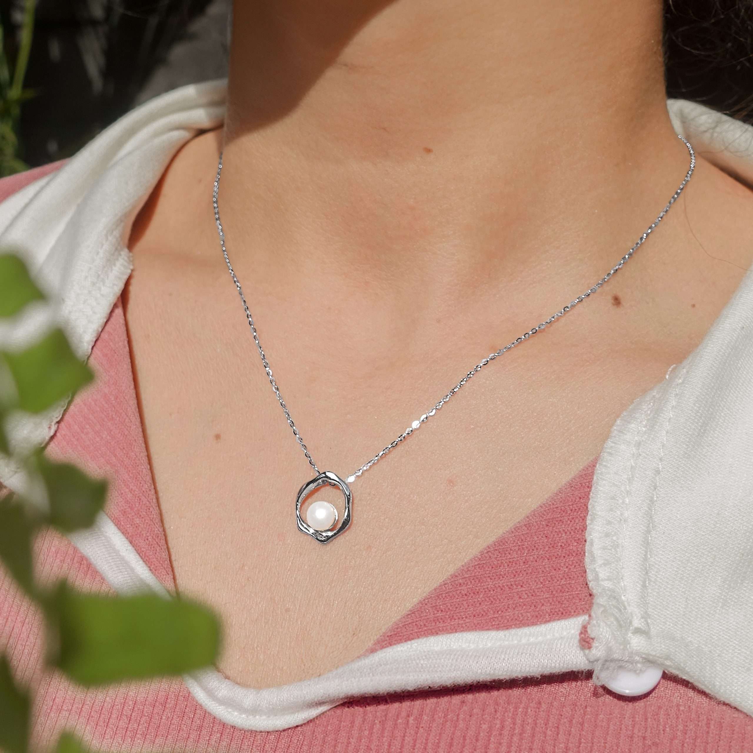 Close-Out-57236 <br> necklace freshwater pearl in abstract frame 16"+2" ext  .925 RP - Image 2