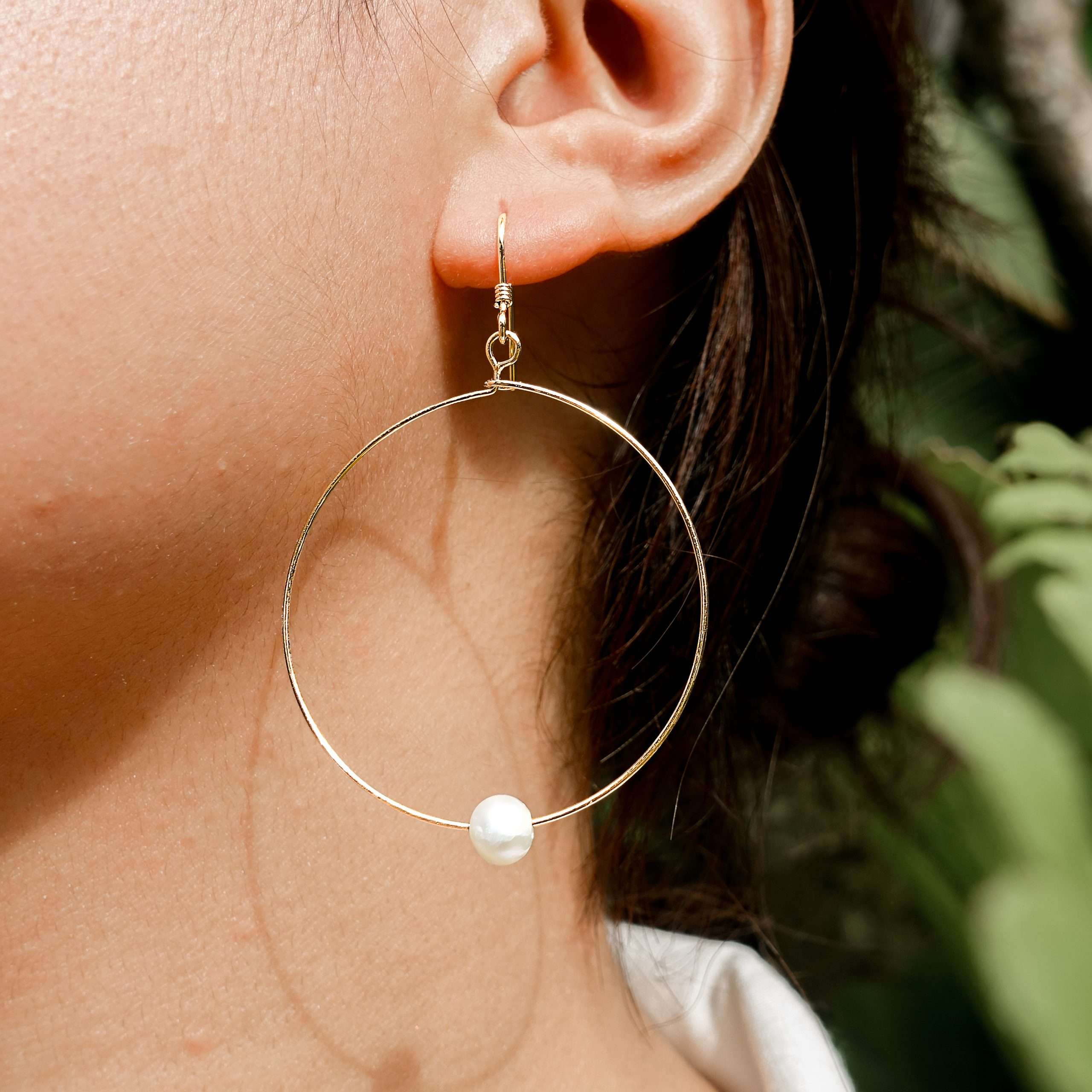 92245 <br> earring 35mm dangle w/ freshwater pearl .925 goldplated - Image 2