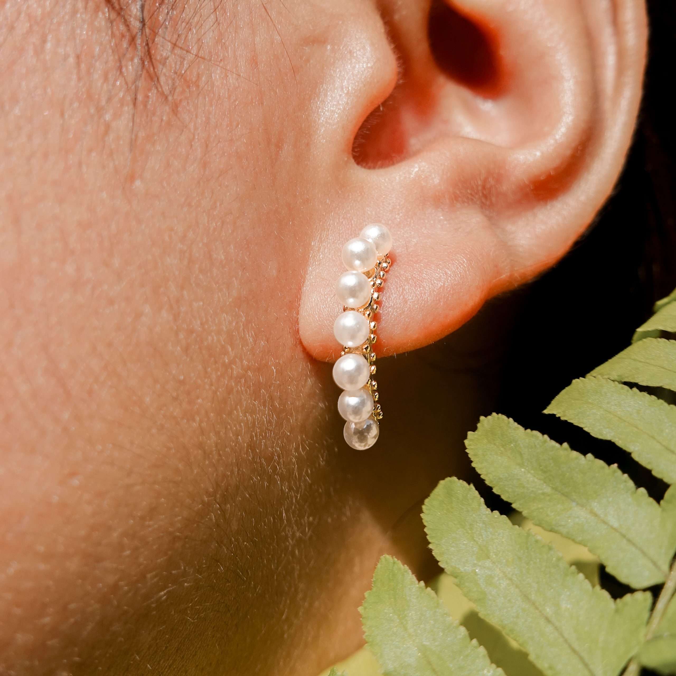 92249 <br> earring shell pearl curved bar .925 goldplated - Image 2