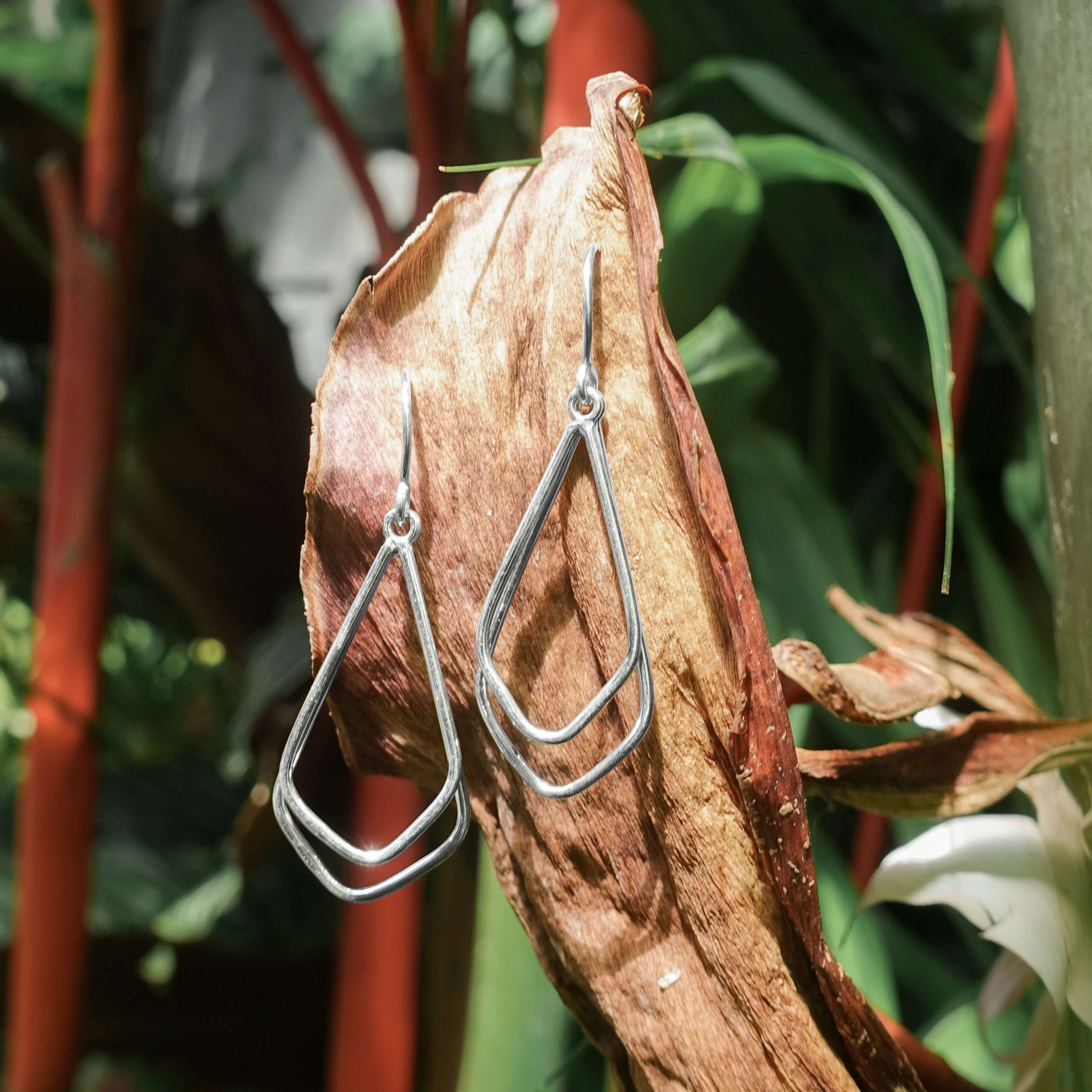 Close-Out-23021 <br> earring double kite dangle Silver/Silver - Image 2