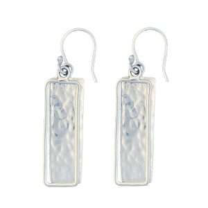 23016 <br> earring hammered rectangle in plain wire frame