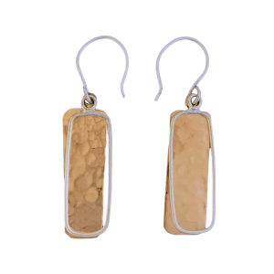 Close-Out-23029 <br> earring copper hammered rectangle in plain Silver wire frame 925