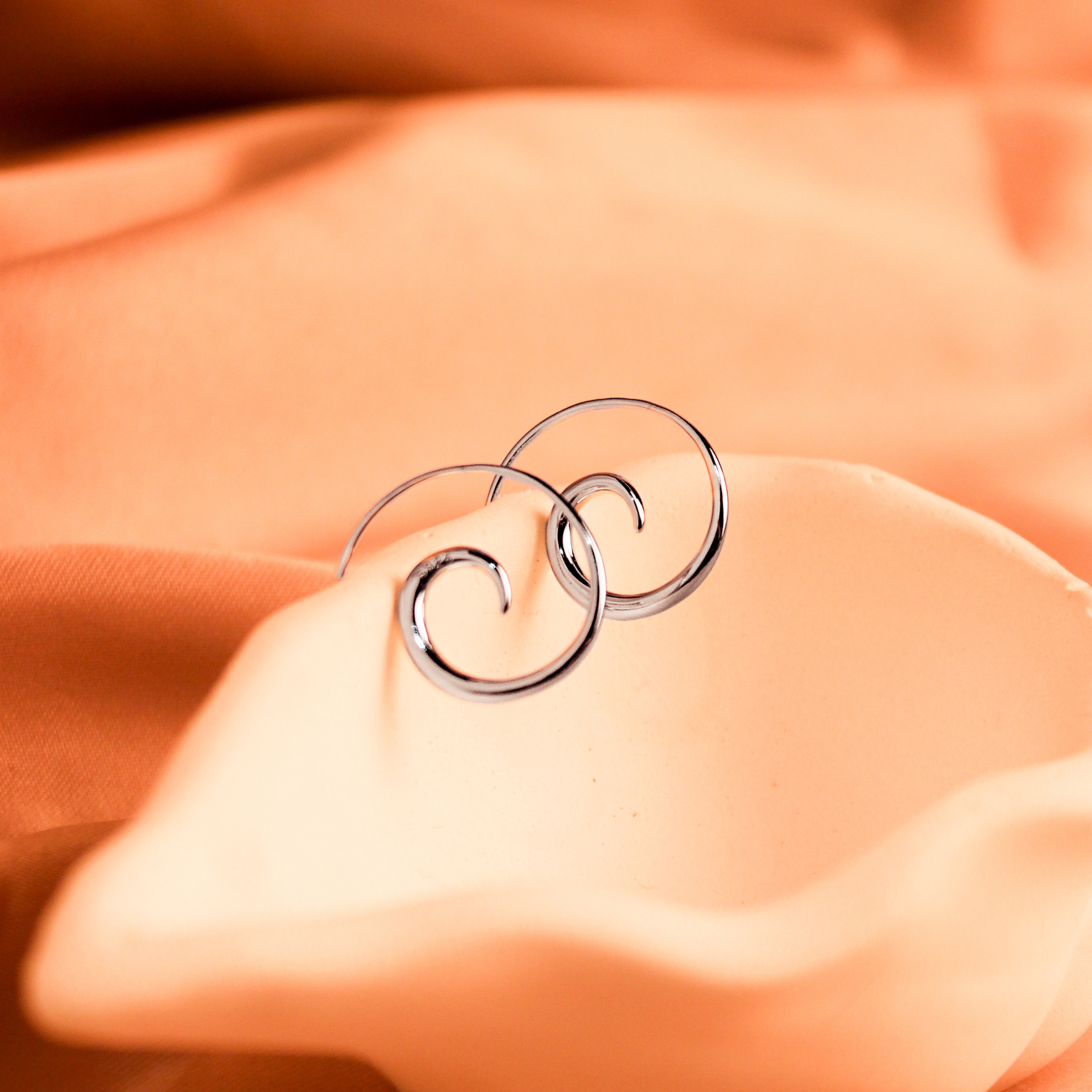 23346<br>earring spiral line whirlpool hoop .925 Rhodium Plated - Image 2