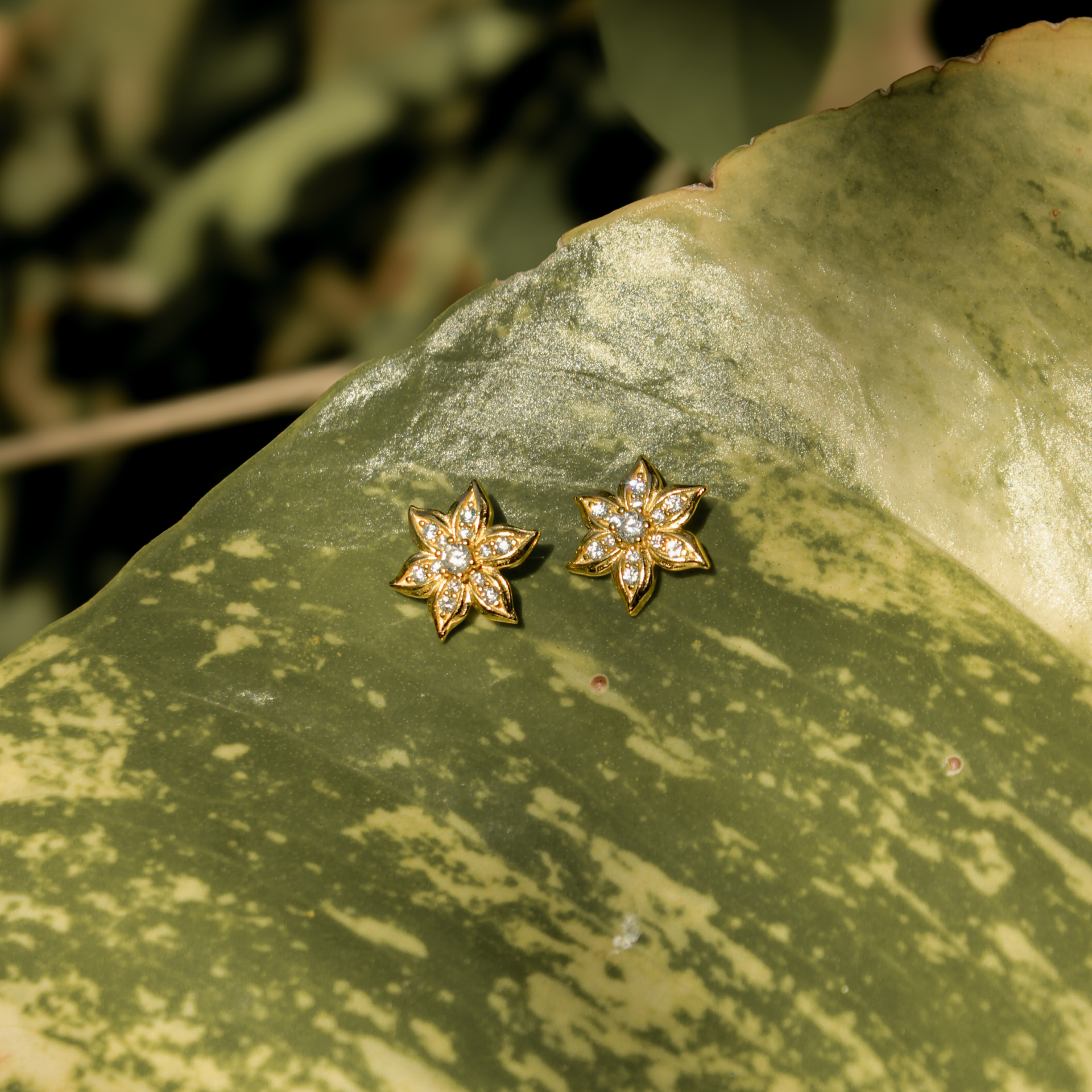 92278<br>ear stud 6 petal flower w/ CZ's .925  GP - Image 4