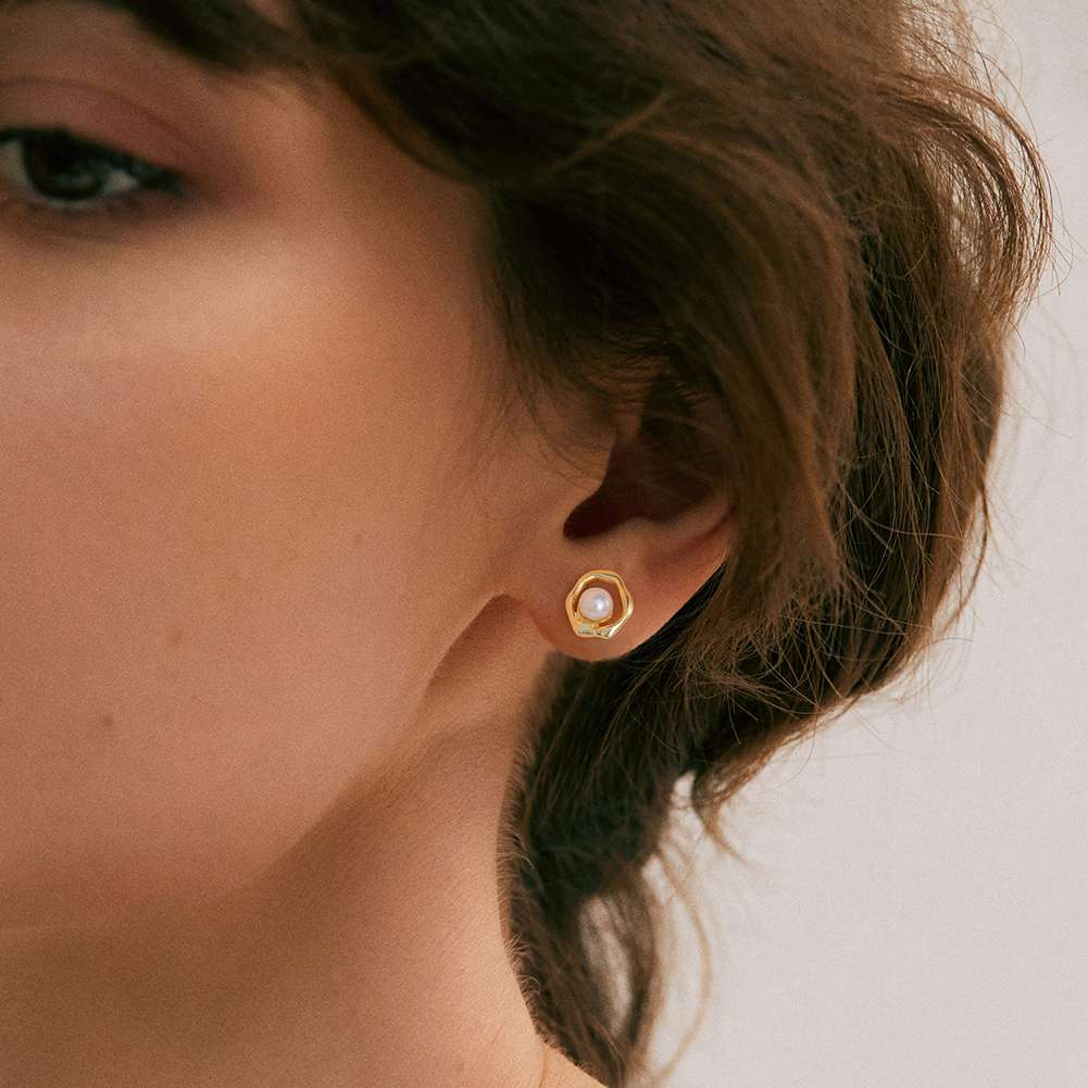 92274<br>ear stud freshwater pearl in abstract frame .925 GP - Image 3