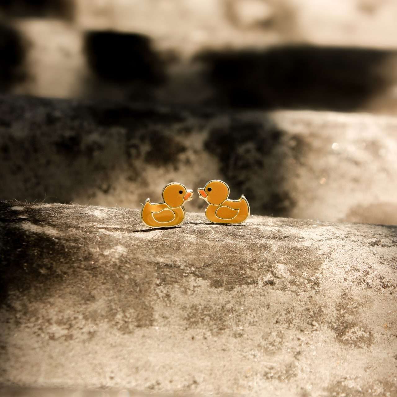 28079<br>ear stud 9x7 enamel rubber ducky .925 E-coat - Sold in 2's - Image 3