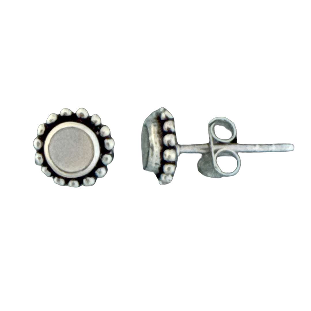 23528<br>ear stud 7mm beaded bezel MOTHER OF PEARL .925 - Sold in 2'S - Image 2